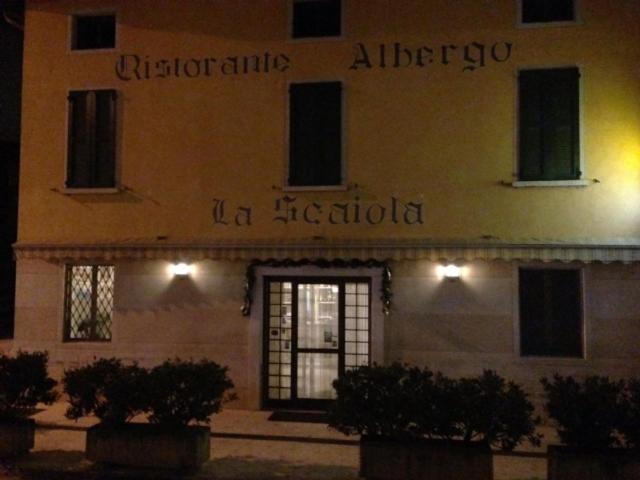 Albergo Ristorante La Scaiola Nuvolera Exterior photo